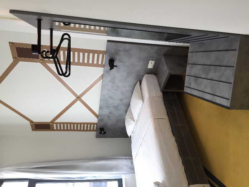 Nekotel Concept Art Hotel Saint-Gilles Exterior photo